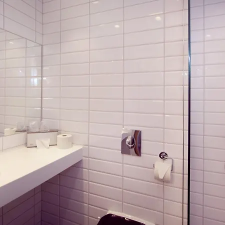 Astoria Hotel 4*