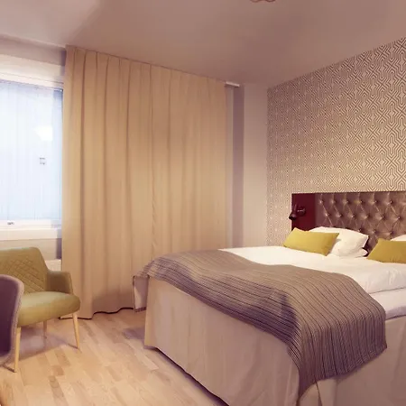 Astoria Hotel 4*