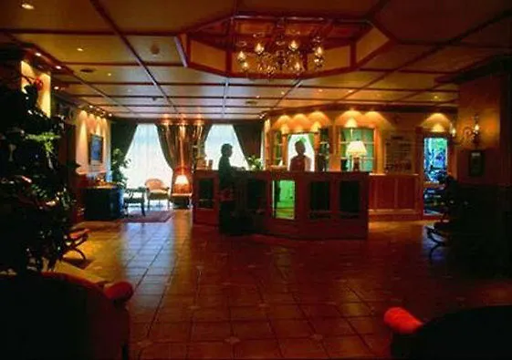 Astoria Hotel 4*